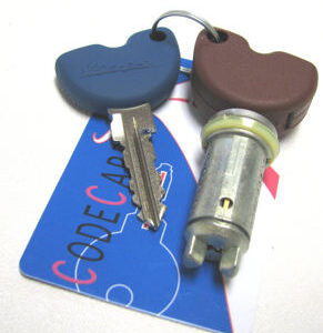 Kit Llaves y Bombines  Virgen Vespa Et4/Lx/Gts Decoder/Codificados
